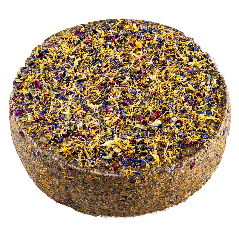 Tomme aux fleurs sauvages en tranches